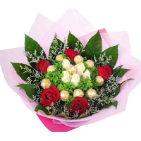 Send 10 Pcs Ferrero Rocher 10 Red White Roses Bouquet for Bhai Dooj Gift