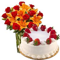Strawberry Father's Day Cake, 8 Orange Lily 12 Roses Vase delivery in India