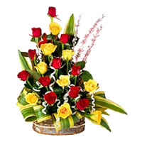 Online Red Yellow Roses Arrangement 20 Flowers to India
